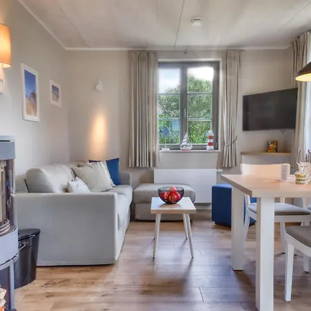 Grosse Lage 16 Klein Stresow Ruegen By Ruyastay Tatil Evi Putbus